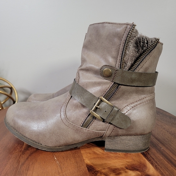 SO Stylish Taupe Ankle Boots Size 9 Vegan With Knit Accents - Picture 5 of 14
